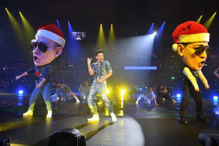 刘德华「My Love」香港演唱会 万人合唱圣诞歌欢度平安夜